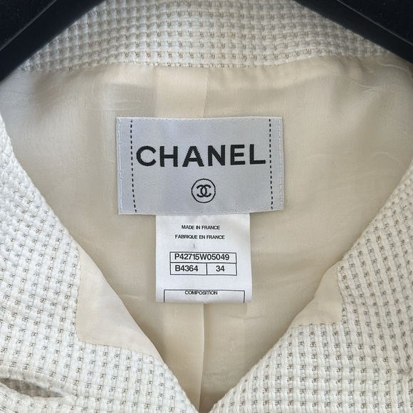 Chanel Cream and Navy Women's Jacket - Picture 7 of 9